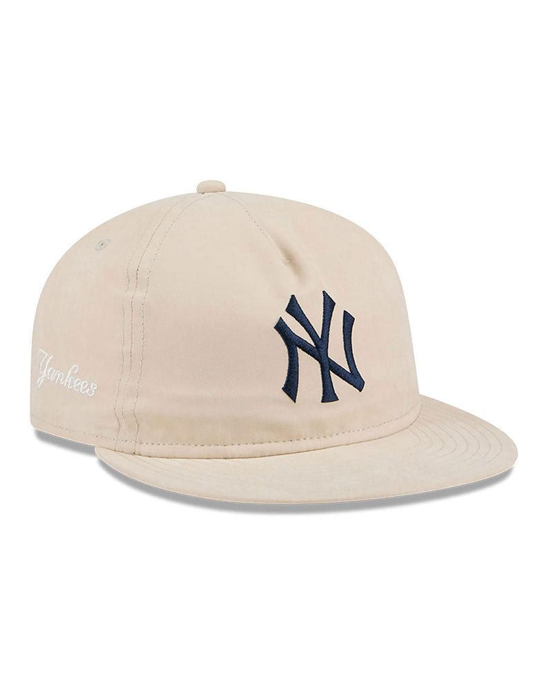 
                    
                      New Era New York Yankees Brushed Nylon
                    
                  