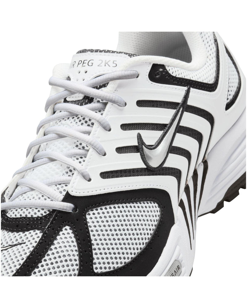
                    
                      Nike Air Peg 2K5 "White and Black"
                    
                  