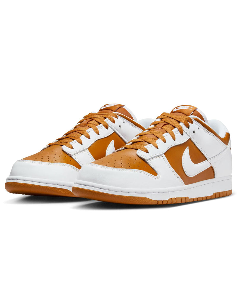 
                    
                      Nike Dunk Low “Reverse Curry”
                    
                  